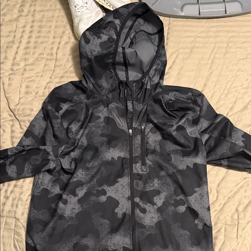 Men’s Adidas windbreaker size small.